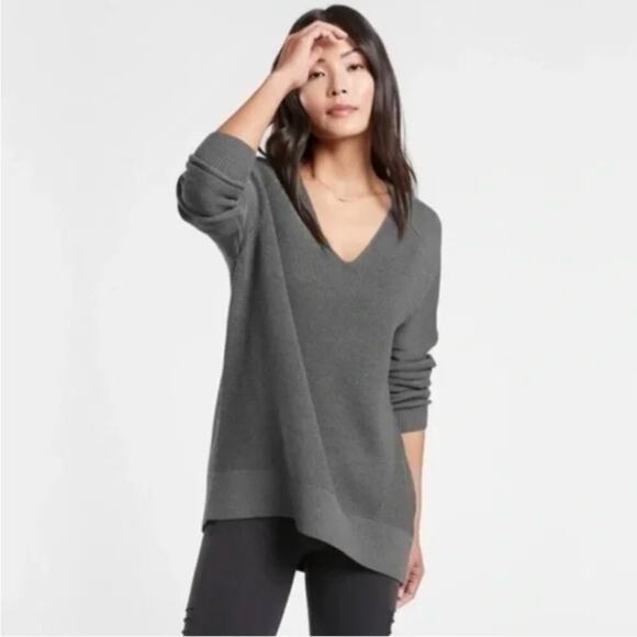 Athleta Hanover Grey Merino Wool Blend V-Neck Sweater - Picture 1 of 6